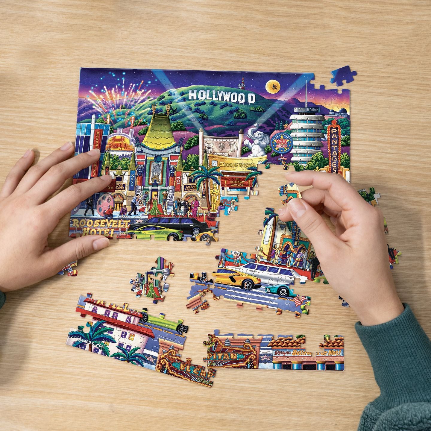 Hollywood | 210 Piece Personal Puzzle