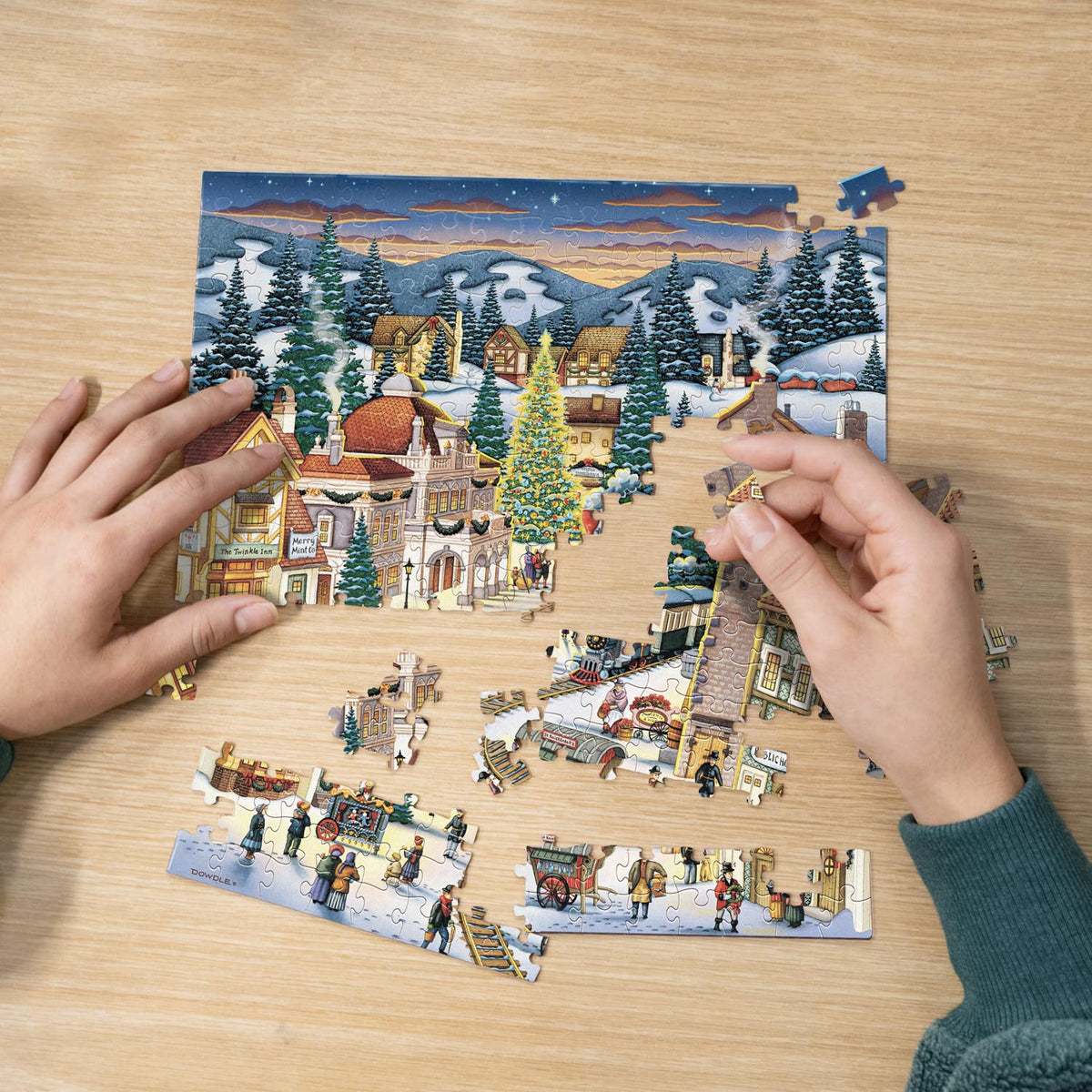 Yuletide Village | 210 Piece Personal Puzzle